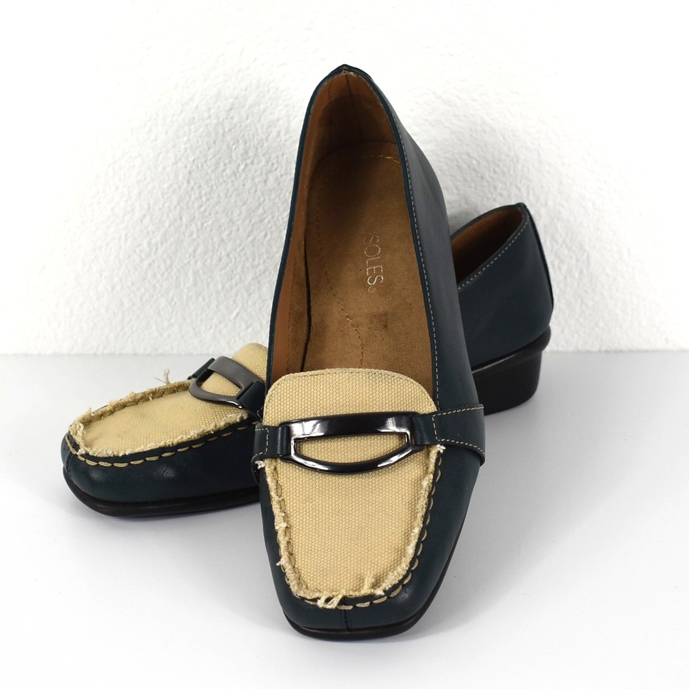 Aerosoles Loafers‎ for Woman Size 7M, Color Navy/Tan Gently Used Condition